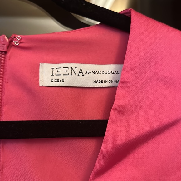 MAC DUGGAL Plunge Neck Long Sleeve Satin Jumpsuit in Fuchsia Size US 6 - Picture 3 of 6